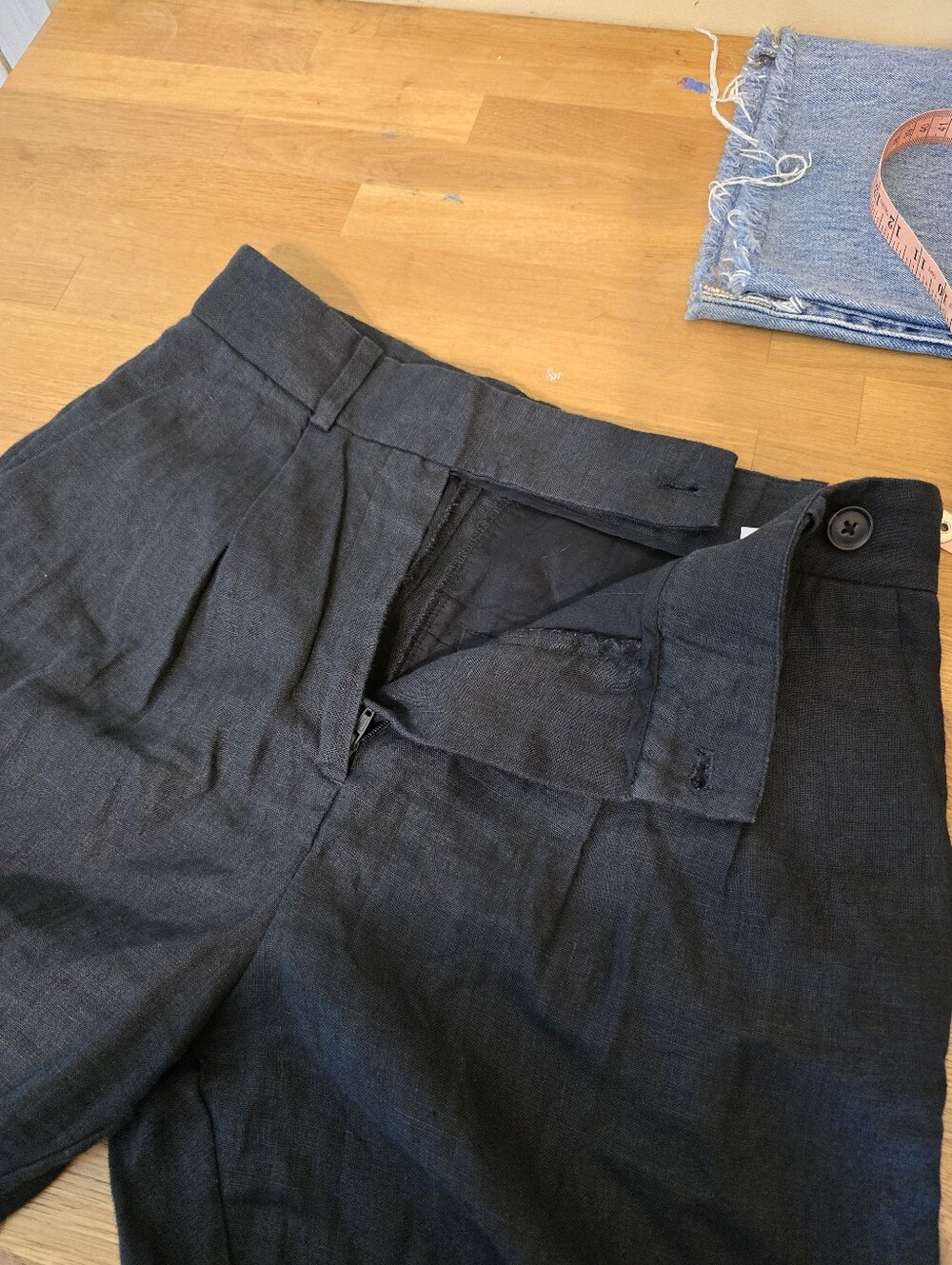 A&F The A&F Linen Collection 100% Linen Pleated Pants Black Size 27 - Picture 8 of 13